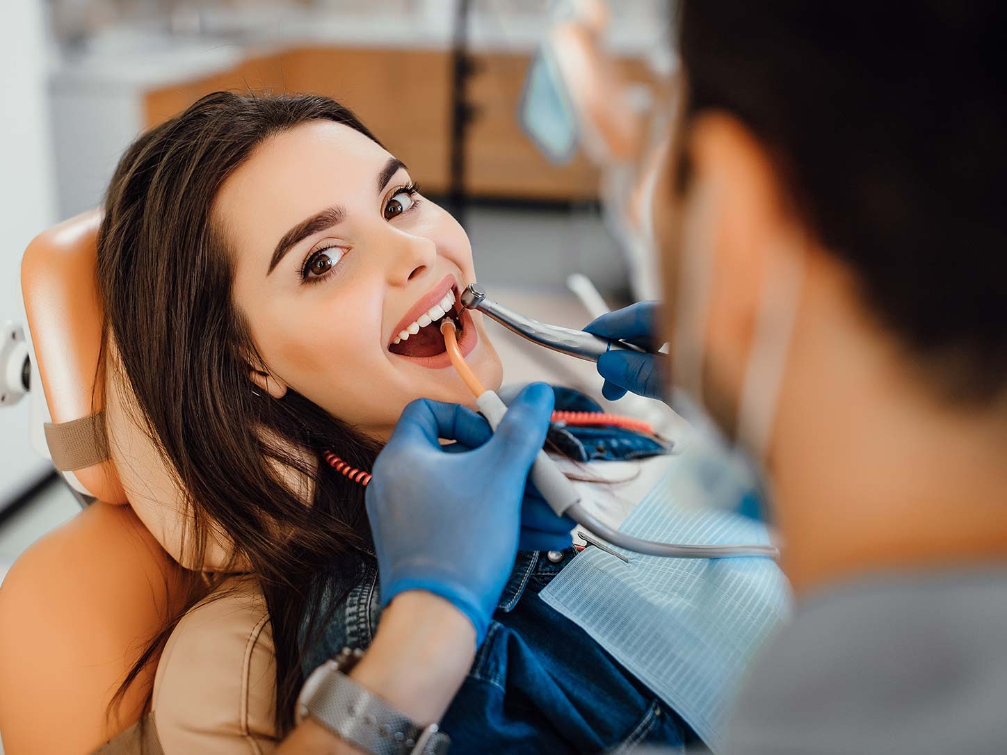 ¿Necesito seguro dental si ya tengo seguro médico? Guía para familias que quieren reducir gastos dentales