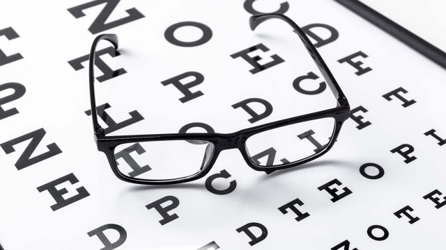 Seguro de visión: diferencias entre examen de la vista, lentes, monturas y lentes de contacto