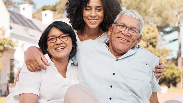 Preguntas frecuentes de familias latinas sobre Medicare: guía clara para ayudar a padres o abuelos